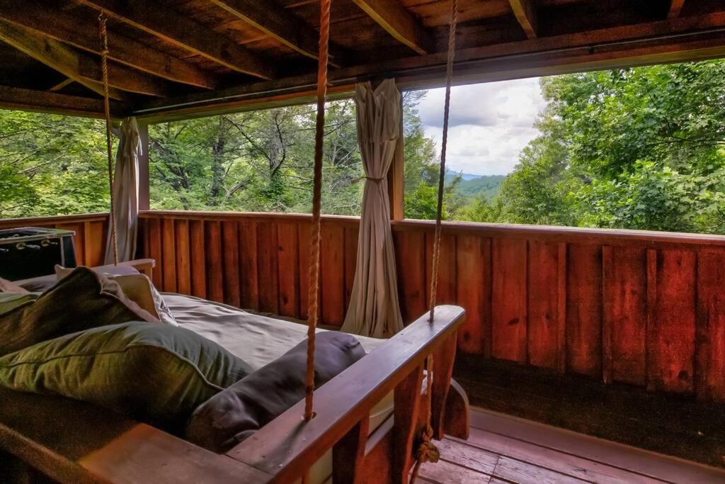 Nice View Fireplace, Hot Tub, Porch Bed, Private Sevierville Bagian luar foto