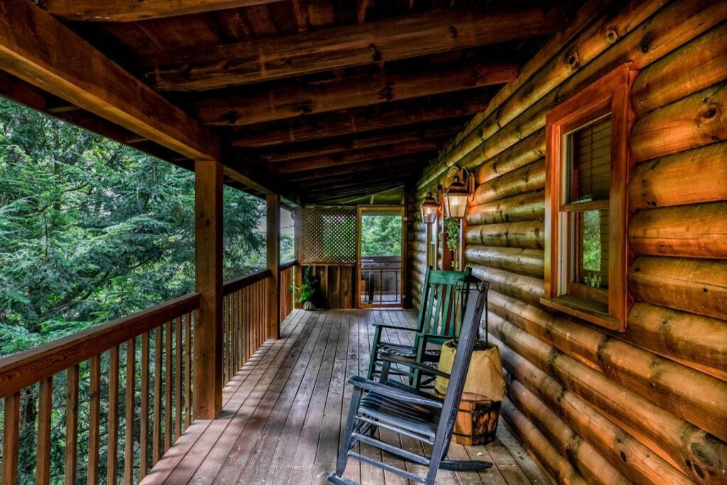 Nice View Fireplace, Hot Tub, Porch Bed, Private Sevierville Bagian luar foto
