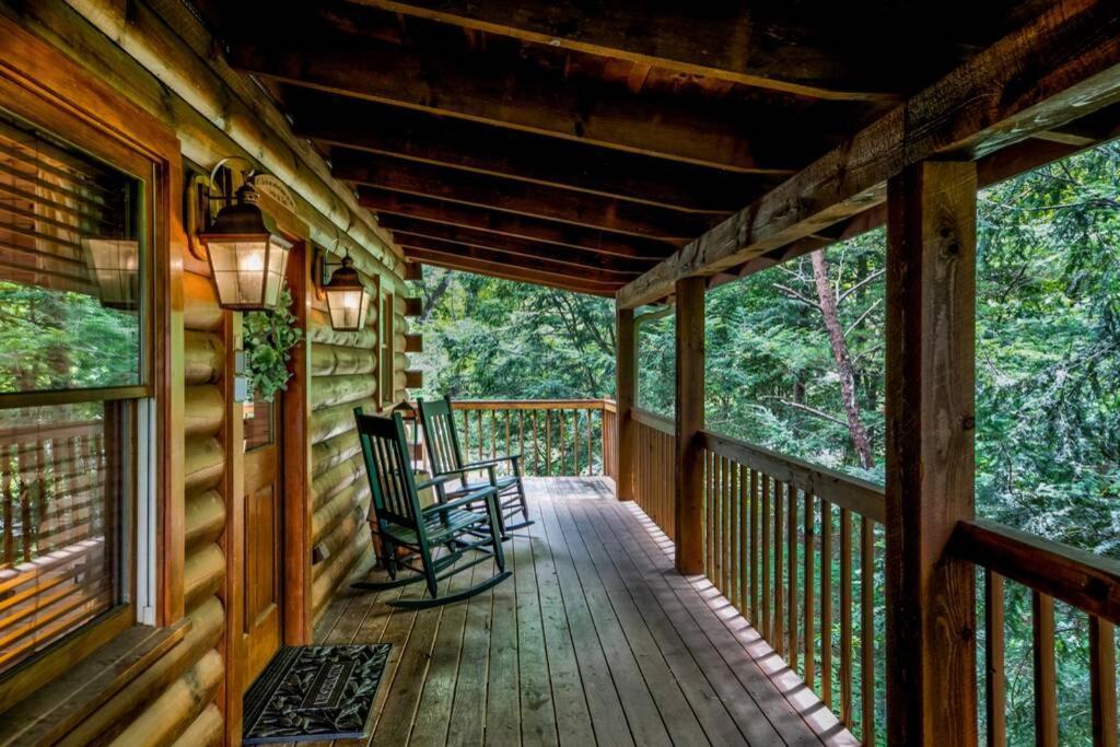 Nice View Fireplace, Hot Tub, Porch Bed, Private Sevierville Bagian luar foto