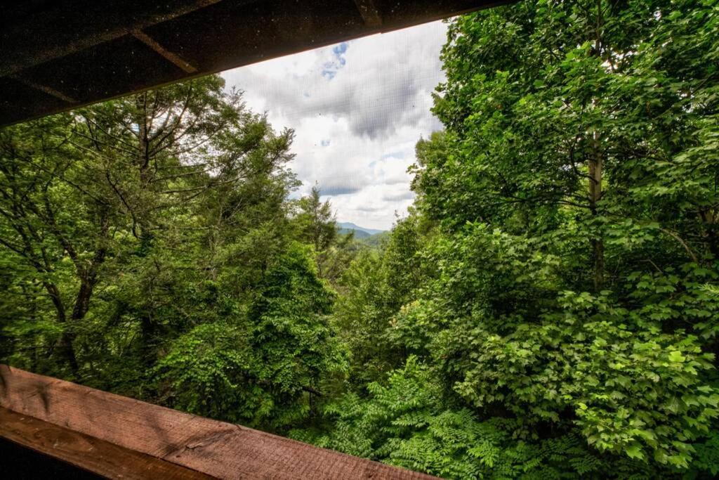 Nice View Fireplace, Hot Tub, Porch Bed, Private Sevierville Bagian luar foto