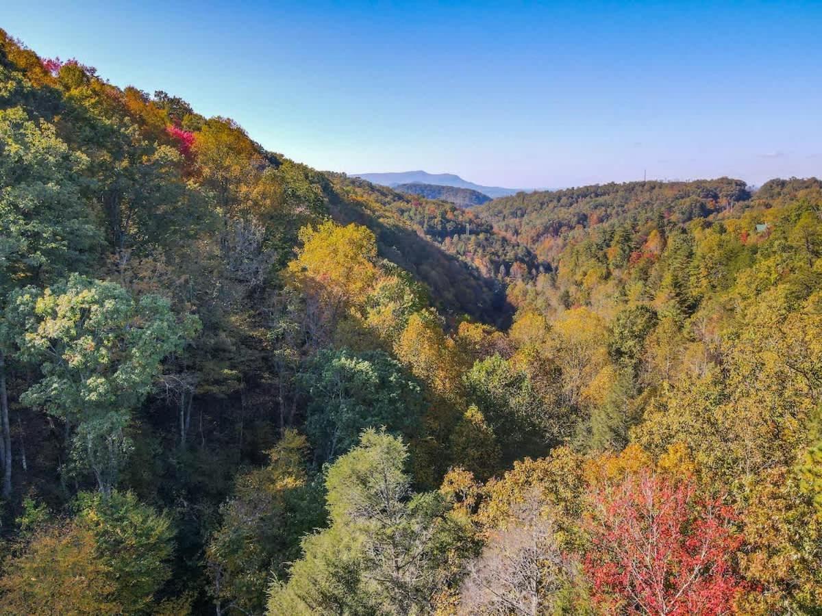 Nice View Fireplace, Hot Tub, Porch Bed, Private Sevierville Bagian luar foto