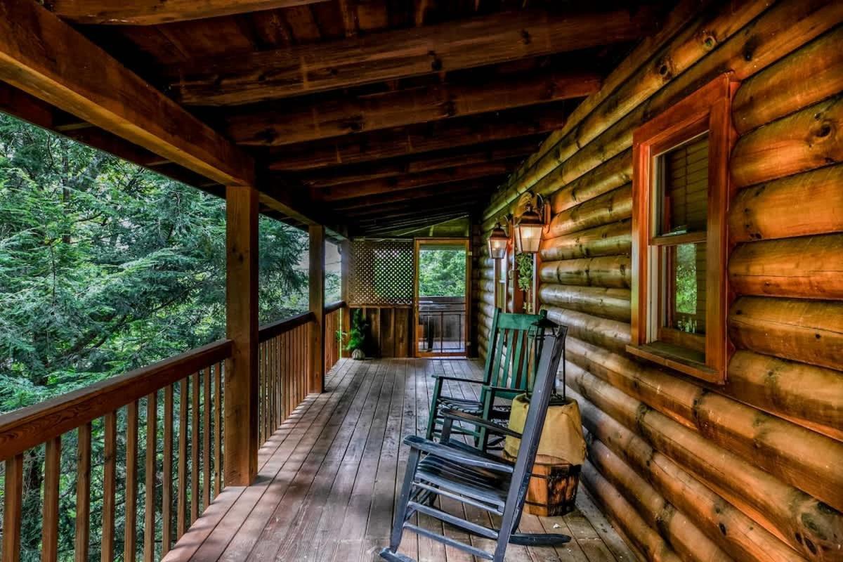 Nice View Fireplace, Hot Tub, Porch Bed, Private Sevierville Bagian luar foto